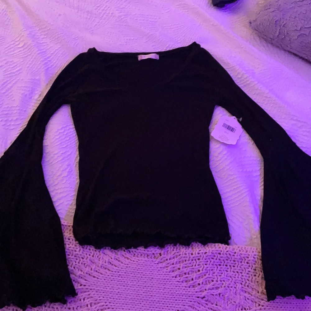 ALTAR’D STATE Vneck bell sleeve SEND OFFERS